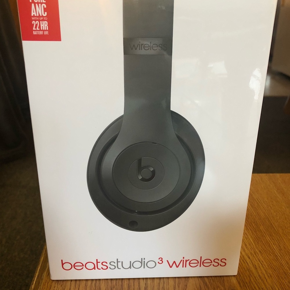 NIB Beats Studio 3 Wireless